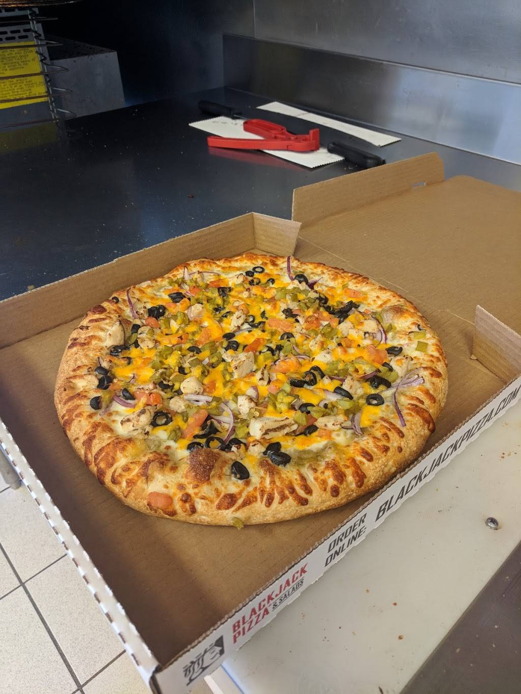 Blackjack Pizza & Salads | meal delivery | 9821 S Parker Rd, Parker, CO 80134, USA | 3038409100 OR +1 303-840-9100