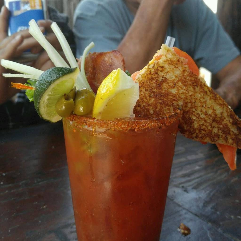 Barnacles Sports Bar | restaurant | 1936 Mentone Blvd, Mentone, CA 92359, USA | 9097945851 OR +1 909-794-5851