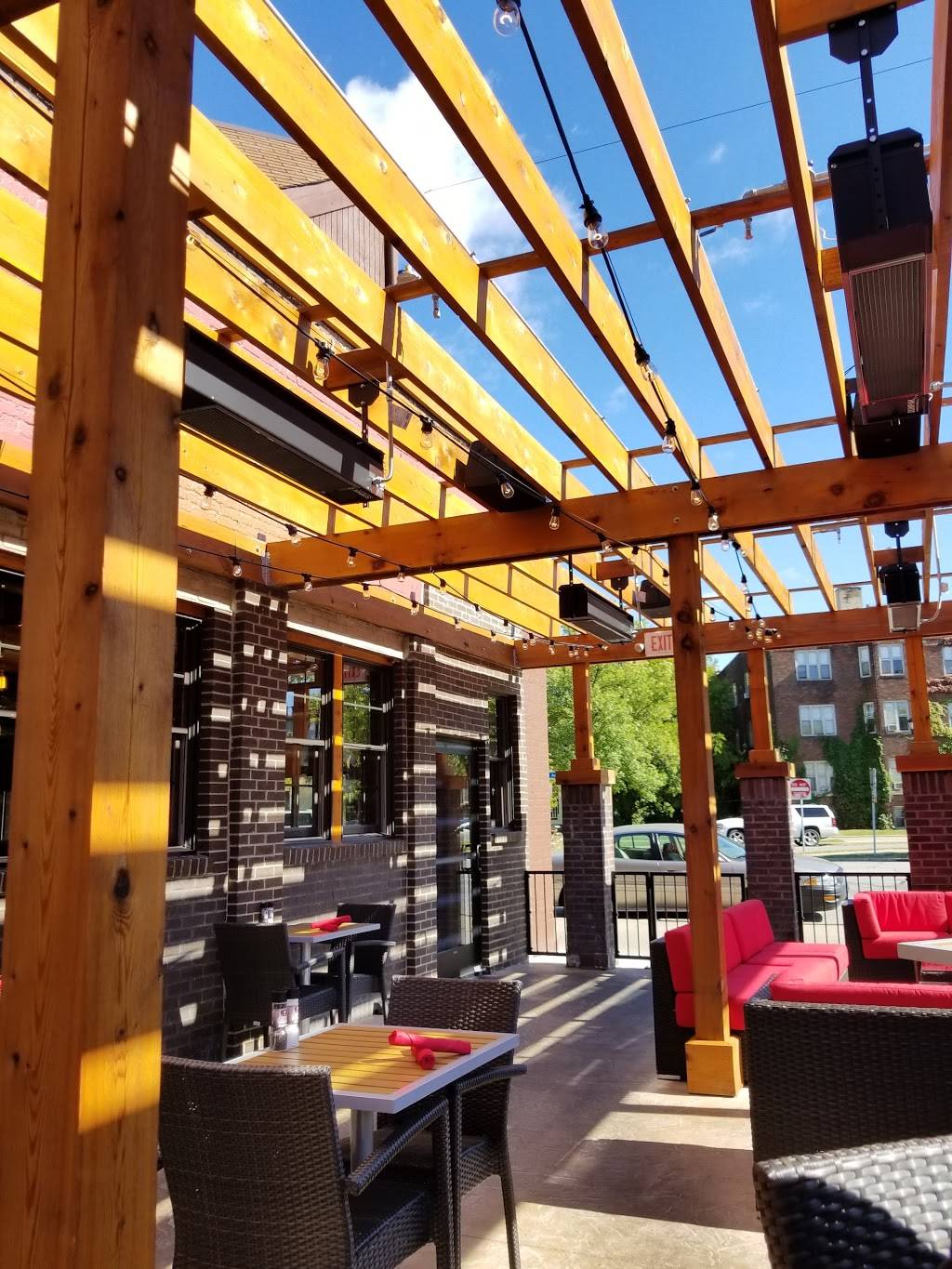 Red Cow Uptown | restaurant | 2626 Hennepin Ave, Minneapolis, MN 55408, USA | 6127673547 OR +1 612-767-3547