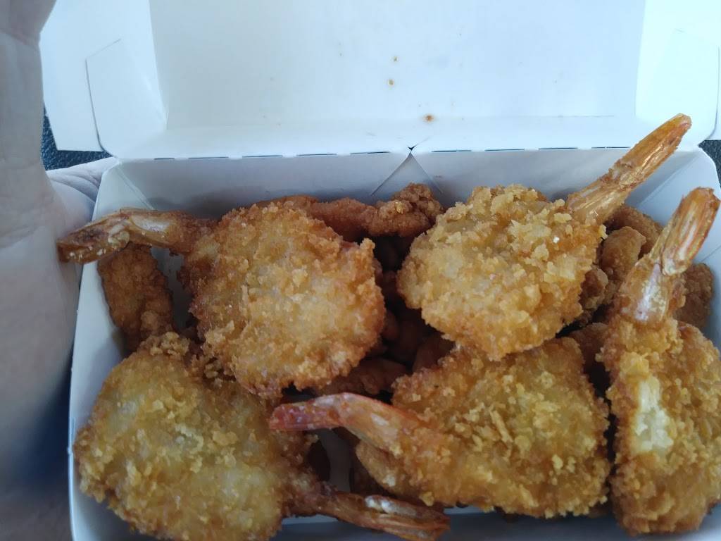 Captain Ds | restaurant | 3057 Covington Pike, Memphis, TN 38128, USA | 9013846966 OR +1 901-384-6966