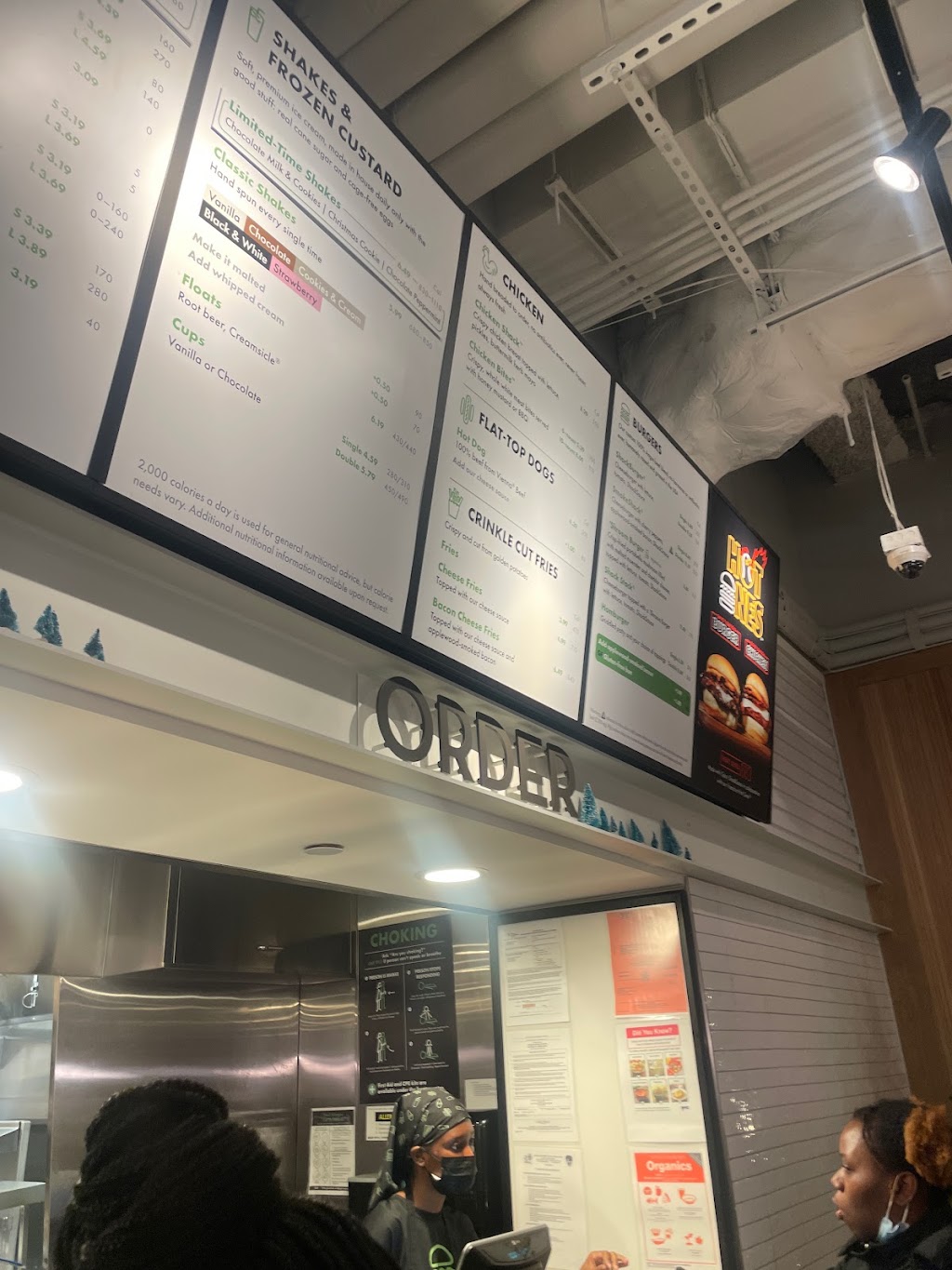 Shake Shack Jamaica Ave | restaurant | 160-16 Jamaica Ave, Queens, NY 11432, USA | 7186917892 OR +1 718-691-7892