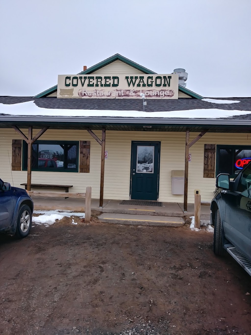 Colalillos Covered Wagon | restaurant | 9049 E County Rd B, Hawthorne, WI 54842, USA | 7153742260 OR +1 715-374-2260