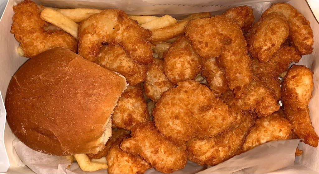 Village Chicken & Burger | restaurant | 1739 Amsterdam Ave, New York, NY 10031, USA | 2122811060 OR +1 212-281-1060