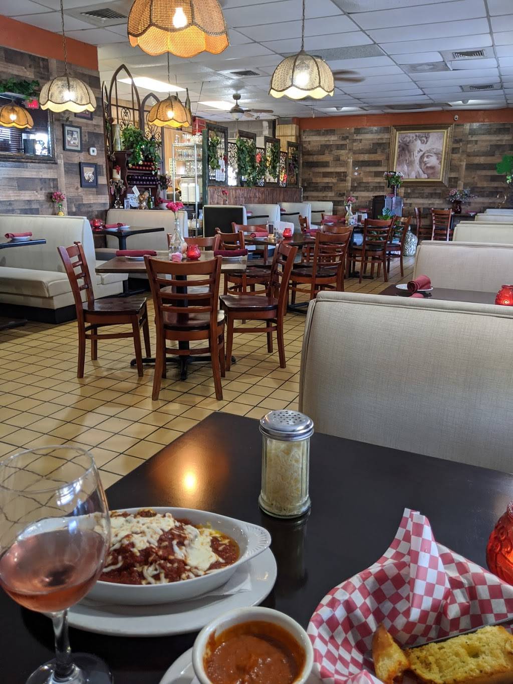 Rigatonis Italian Restaurant | restaurant | 10501 Leopard St, Corpus Christi, TX 78410, USA | 3612414549 OR +1 361-241-4549