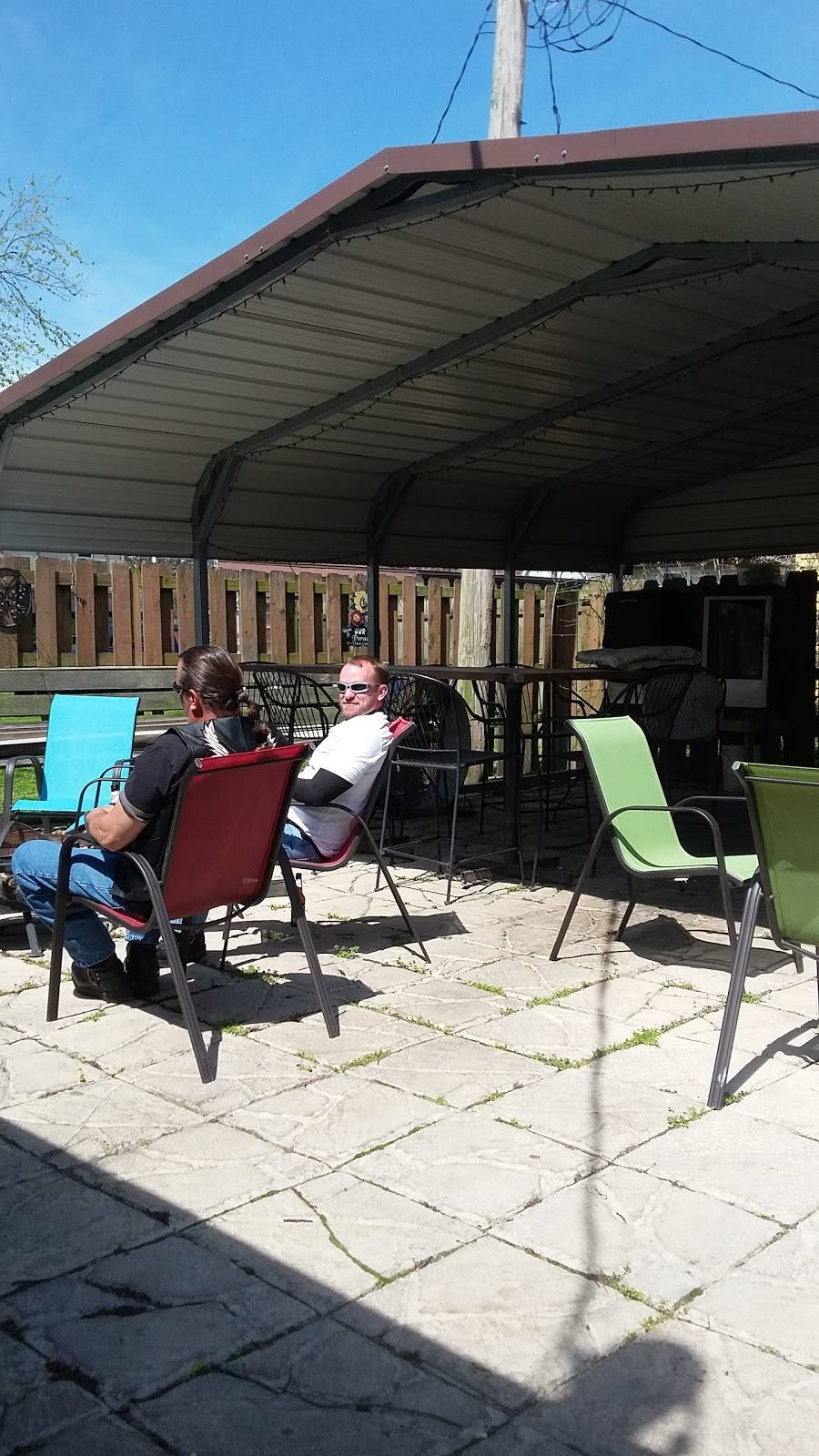 Skooters | restaurant | 323 E Main St, Mascoutah, IL 62258, USA | 6185664722 OR +1 618-566-4722