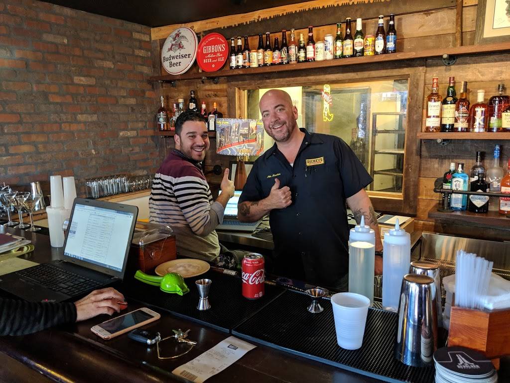 Dickeys Barbecue Pit | restaurant | 4610 N Central Expy, Dallas, TX 75206, USA | 2143704550 OR +1 214-370-4550