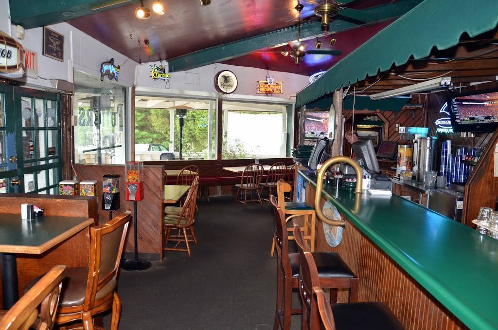 Putters Patio and Grill | restaurant | 5302, 3005 Bonhurst Dr, Winston-Salem, NC 27106, USA | 3367249990 OR +1 336-724-9990