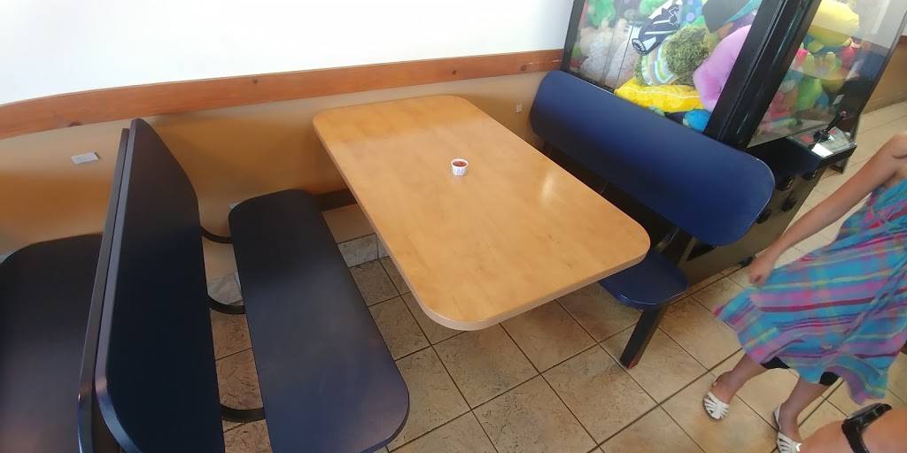 Valentine | restaurant | 473 Boulevard Ste Anne, Sainte-Anne-des-Plaines, QC J0N 1H0, Canada | 4508386840 OR +1 450-838-6840