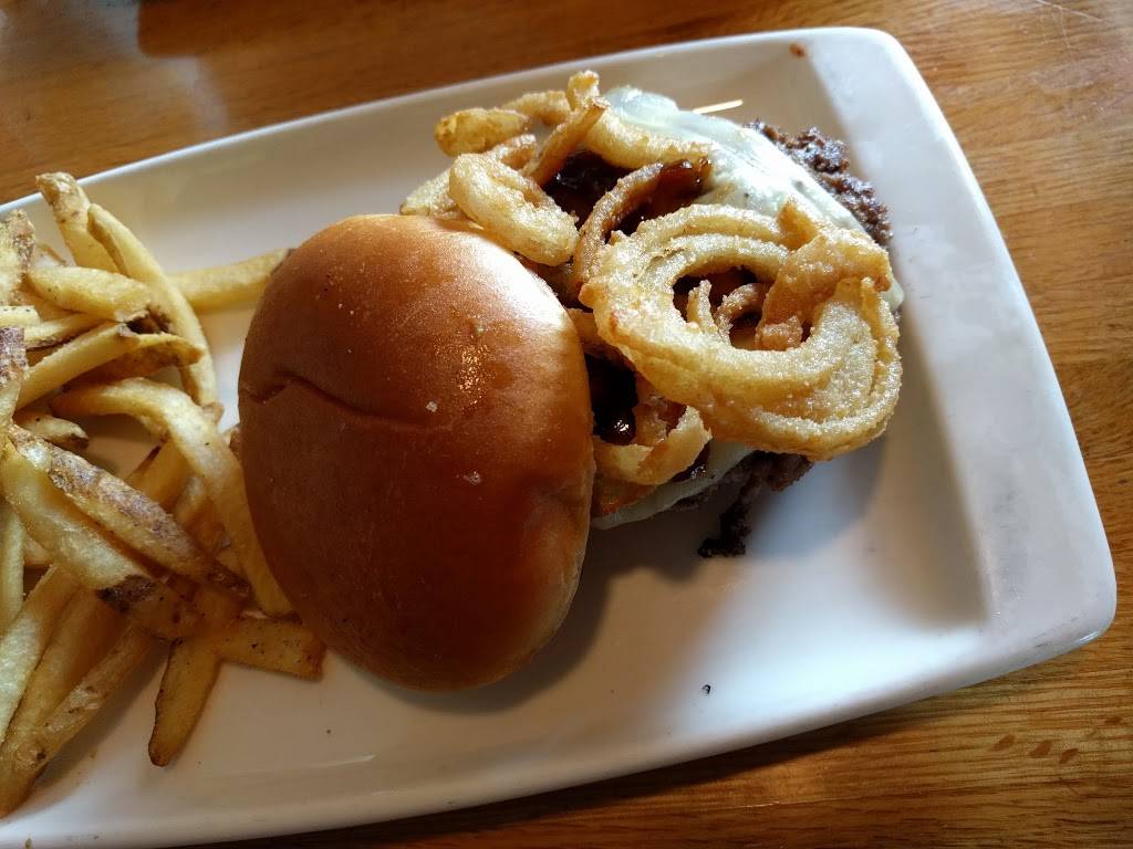 Applebees Grill + Bar | restaurant | 12 Colonnade Way, State College, PA 16803, USA | 8142353890 OR +1 814-235-3890