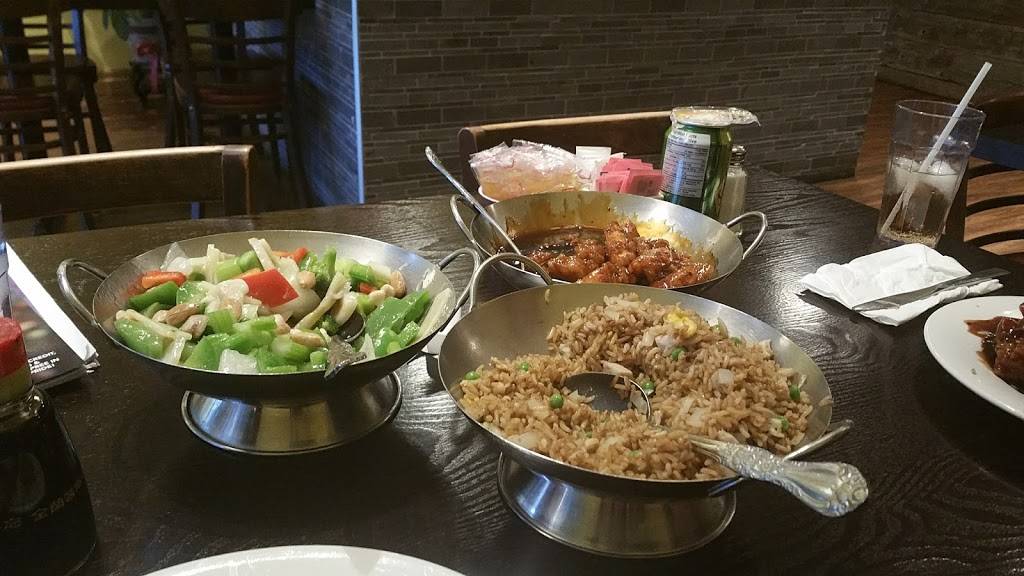 Yins Restaurant Port Dover | restaurant | 305 Main St, Port Dover, ON N0A 1N0, Canada | 5195831810 OR +1 519-583-1810