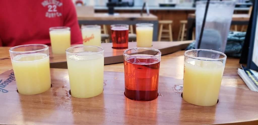 Leinie Lodge & Beer Garden | restaurant | 4 Market Pl, Baltimore, MD 21202, USA | 4432083316 OR +1 443-208-3316