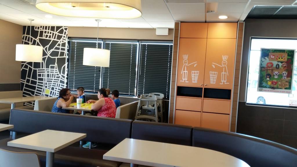 McDonalds | cafe | 3249 Belvidere Rd, Park City, IL 60085, USA | 8472491050 OR +1 847-249-1050