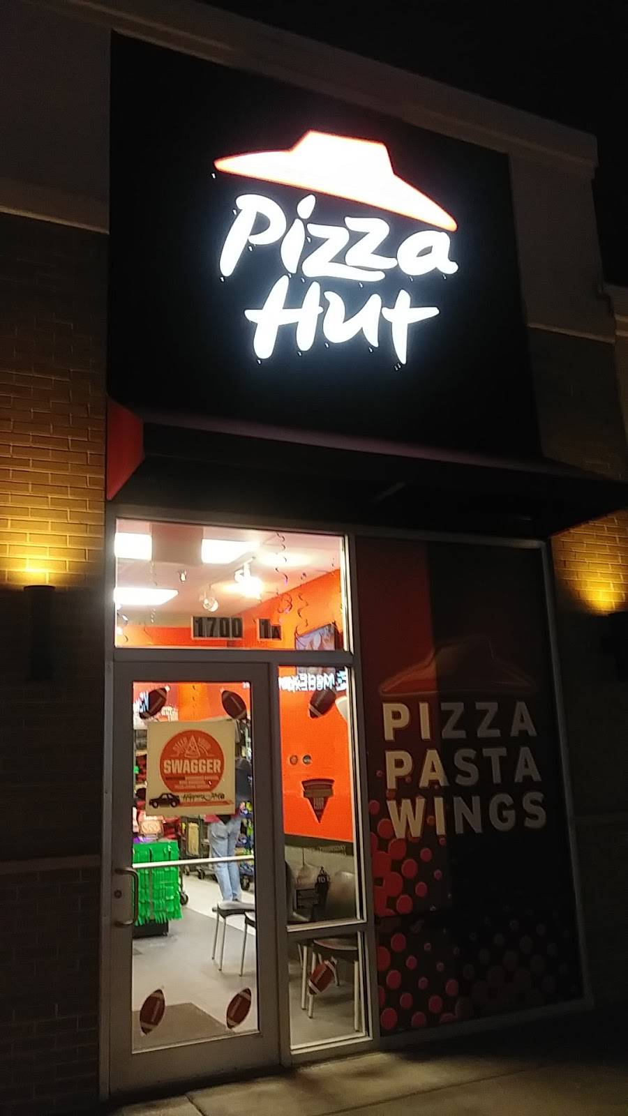 Pizza Hut | restaurant | 1700 Parkway Plaza Dr Unit #1, Normal, IL 61761, USA | 3098884990 OR +1 309-888-4990