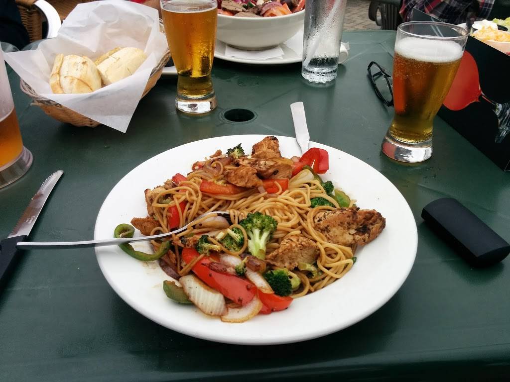 Deja Vu Restaurant & Bar | restaurant | 882 Main St E, Hawkesbury, ON K6A 1B6, Canada | 6136320111 OR +1 613-632-0111