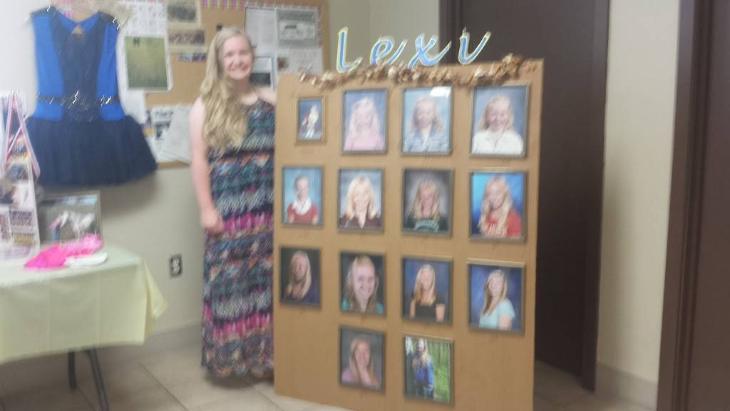 Family Pizzeria | restaurant | 818 N Sterling Ave, Veedersburg, IN 47987, USA | 7652940023 OR +1 765-294-0023