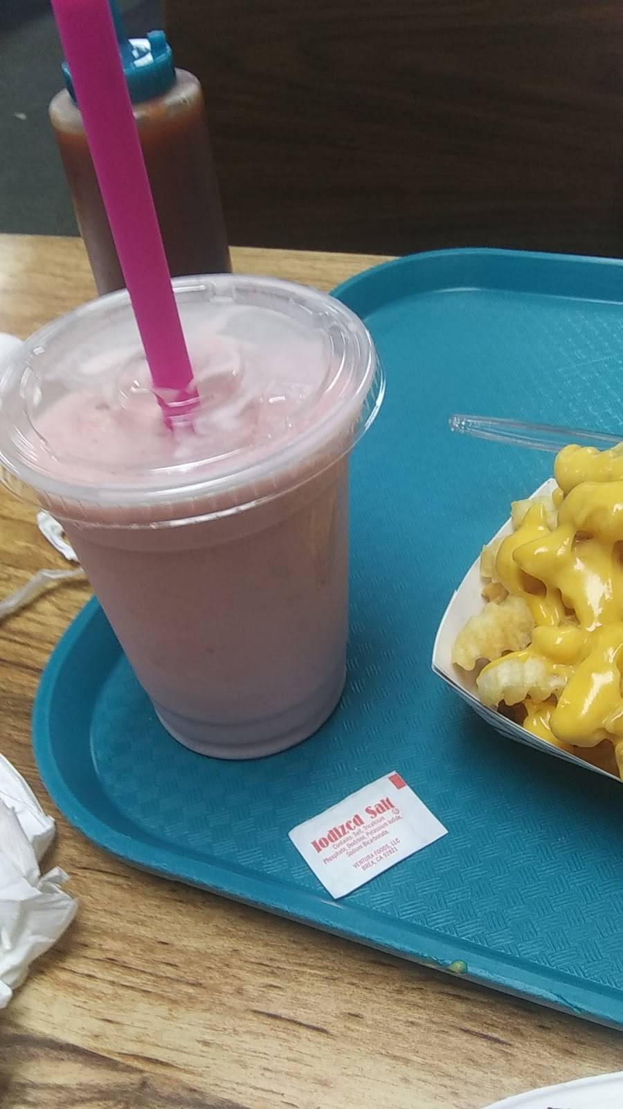 Belangers Drive-In | restaurant | 84 Upper Main St, Fairfield, ME 04937, USA | 2074532447 OR +1 207-453-2447