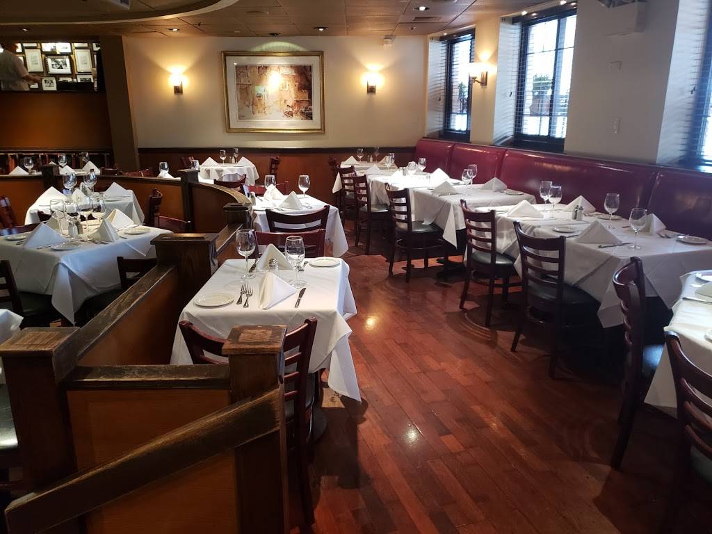 Carmines | restaurant | 1043 N Rush St, Chicago, IL 60611, USA | 3129887676 OR +1 312-988-7676