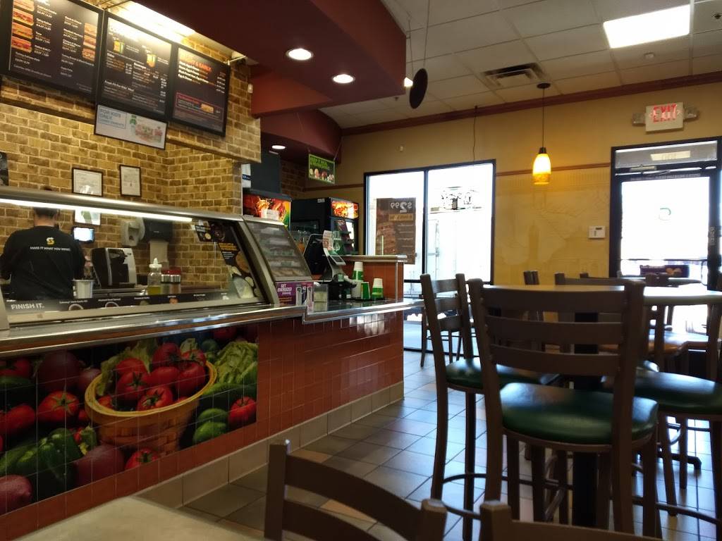 Subway | meal takeaway | 3250 N Campbell Ave Suite 100, Tucson, AZ 85719, USA | 5203253395 OR +1 520-325-3395
