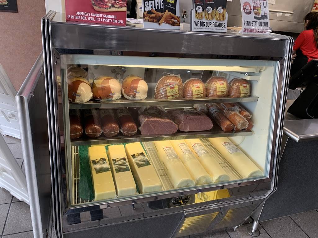 Penn Station East Coast Subs | meal takeaway | 2085 W U.S. 50, Fairview Heights, IL 62208, USA | 6186327366 OR +1 618-632-7366