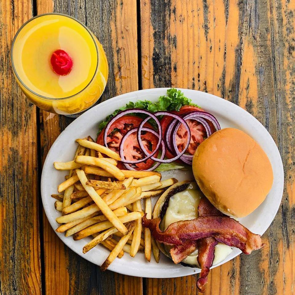 St. Petes Dancing Marlin | restaurant | 2730 Commerce St, Dallas, TX 75226, USA | 2146981511 OR +1 214-698-1511