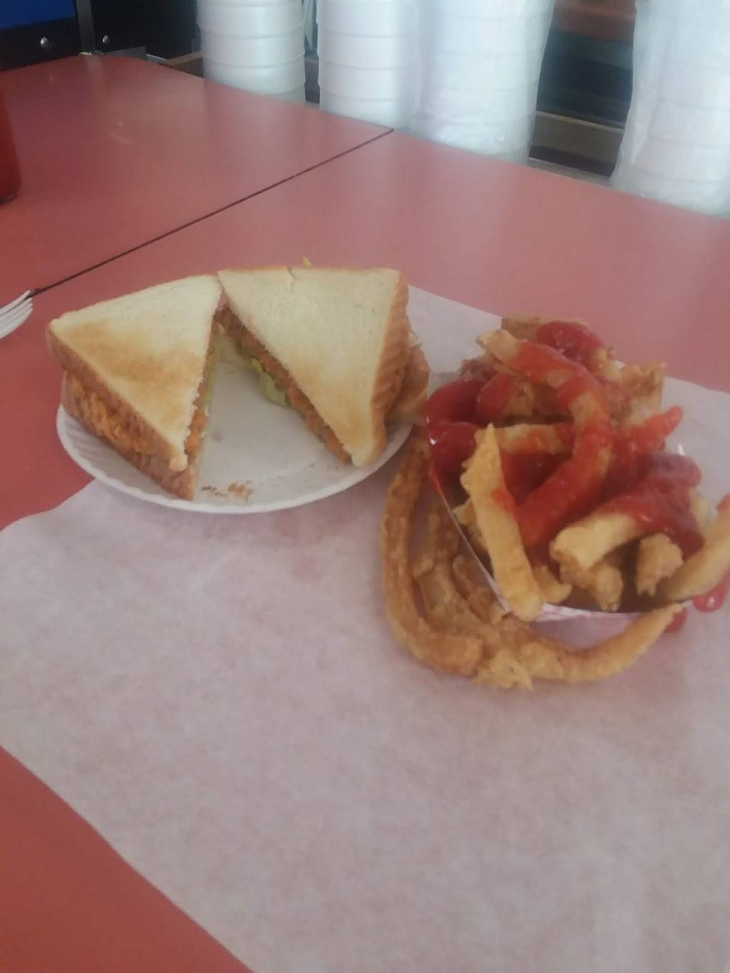 Dixie Drive-in | restaurant | 1920 E 5th St, Lumberton, NC 28358, USA | 9107388118 OR +1 910-738-8118