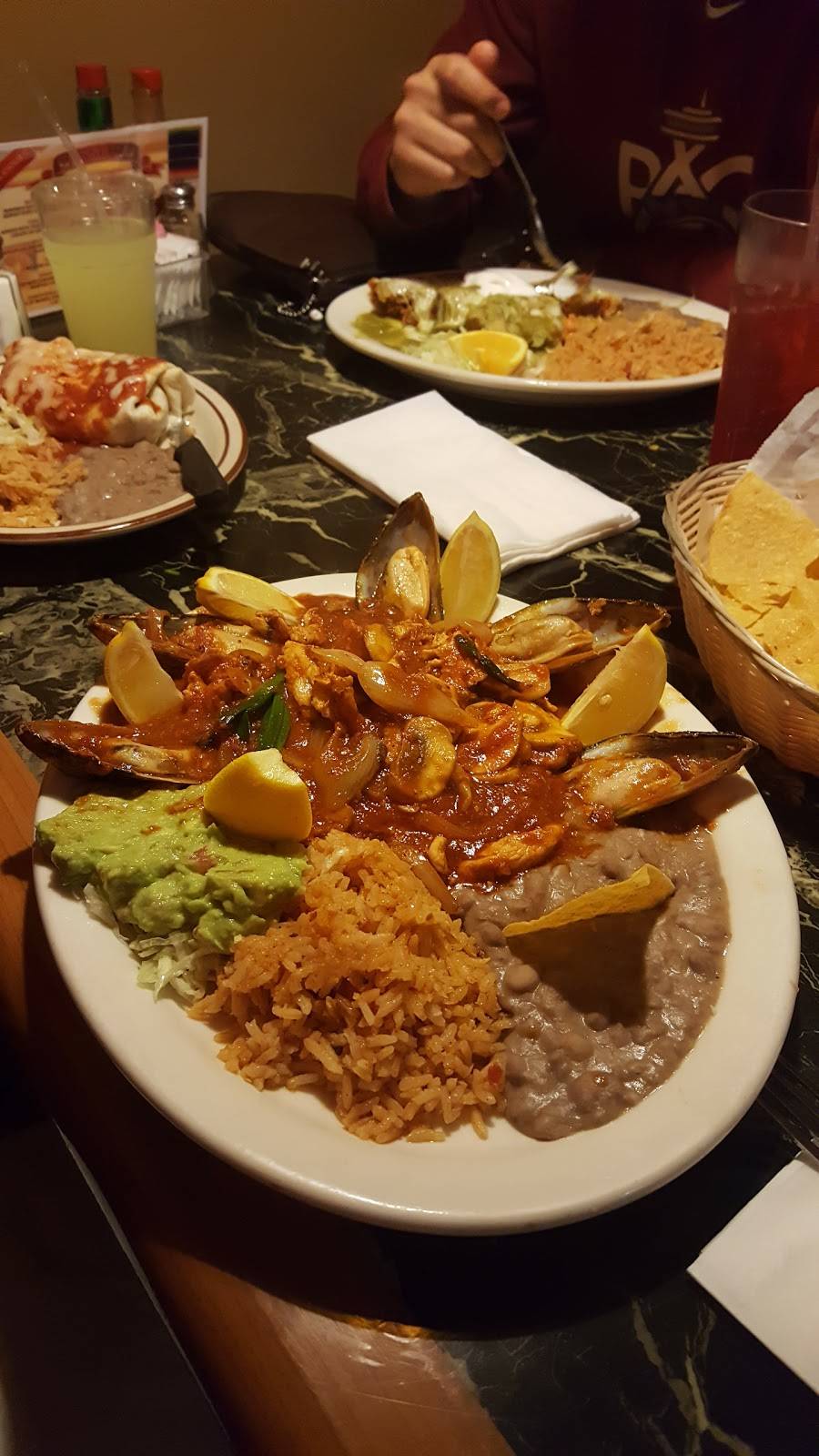 Casa Guerrero | restaurant | 402 164th St SW #105th, Lynnwood, WA 98087, USA | 4257419608 OR +1 425-741-9608