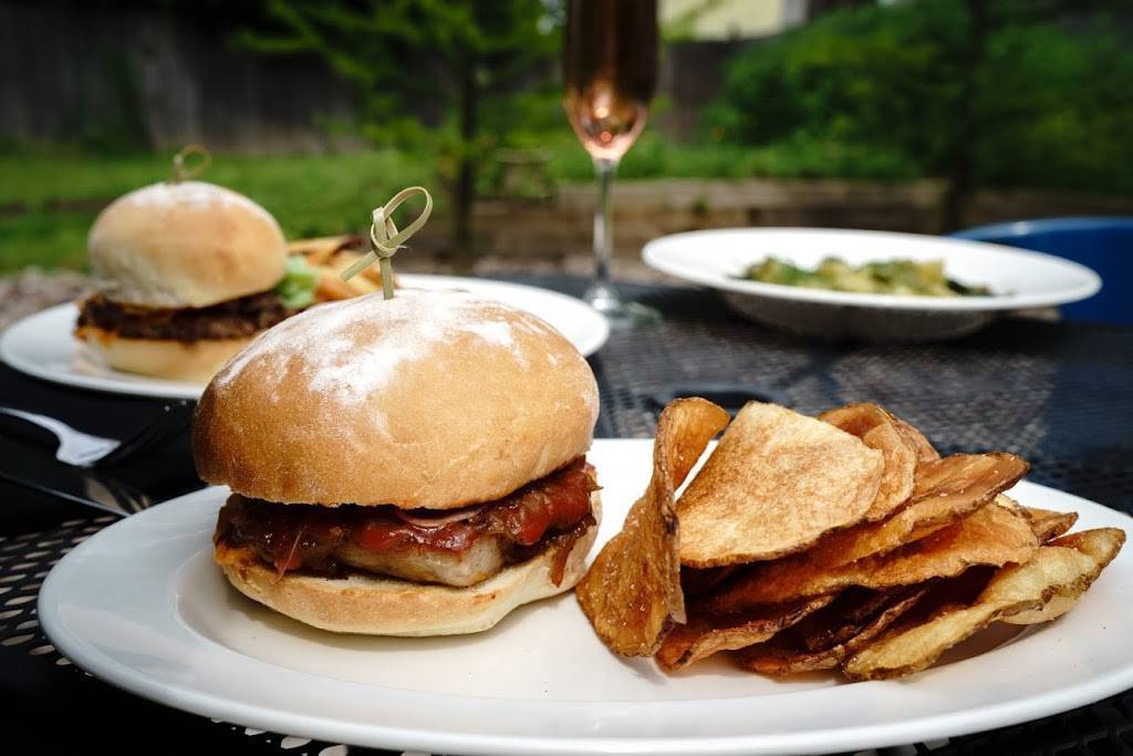 The Black Sheep Restaurant & Bar | restaurant | 367 Connecticut St, Buffalo, NY 14213, USA | 7168841100 OR +1 716-884-1100