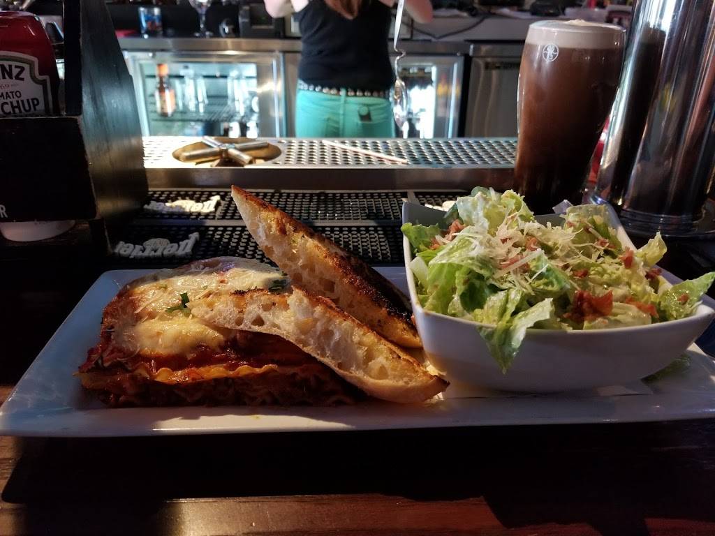 Roosters | restaurant | 477 Grove St E, Barrie, ON L4M 6M3, Canada | 7057281771 OR +1 705-728-1771