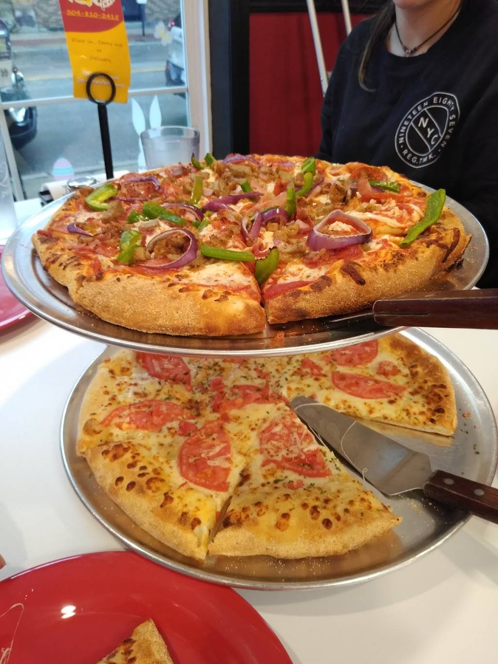 Nanas Pizza and Pie | restaurant | 242 Jefferson Ave, Moundsville, WV 26041, United States | 3048102415 OR +1 304-810-2415