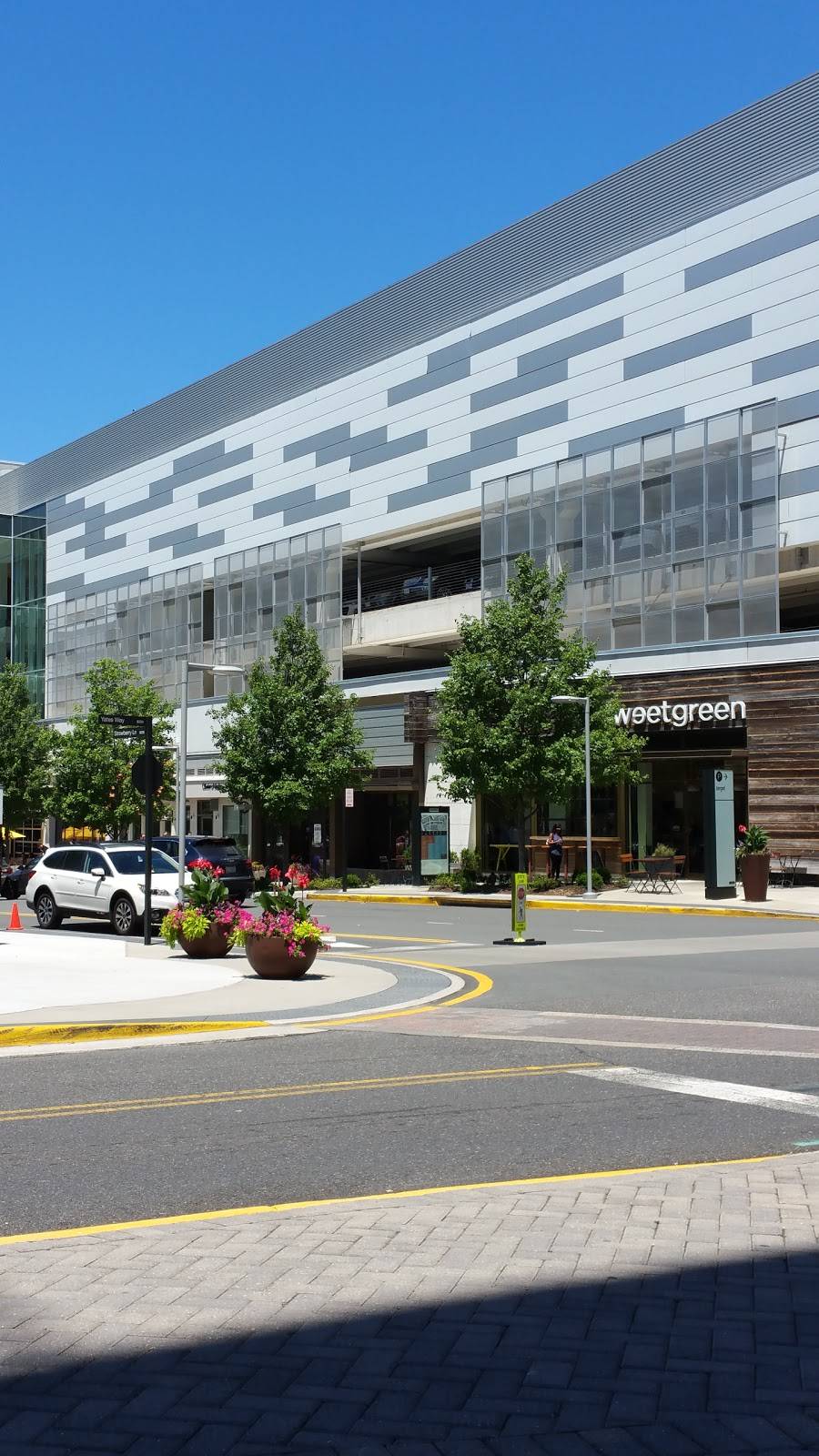 sweetgreen | restaurant | 2905 District Ave, Fairfax, VA 22031, USA | 7039927892 OR +1 703-992-7892