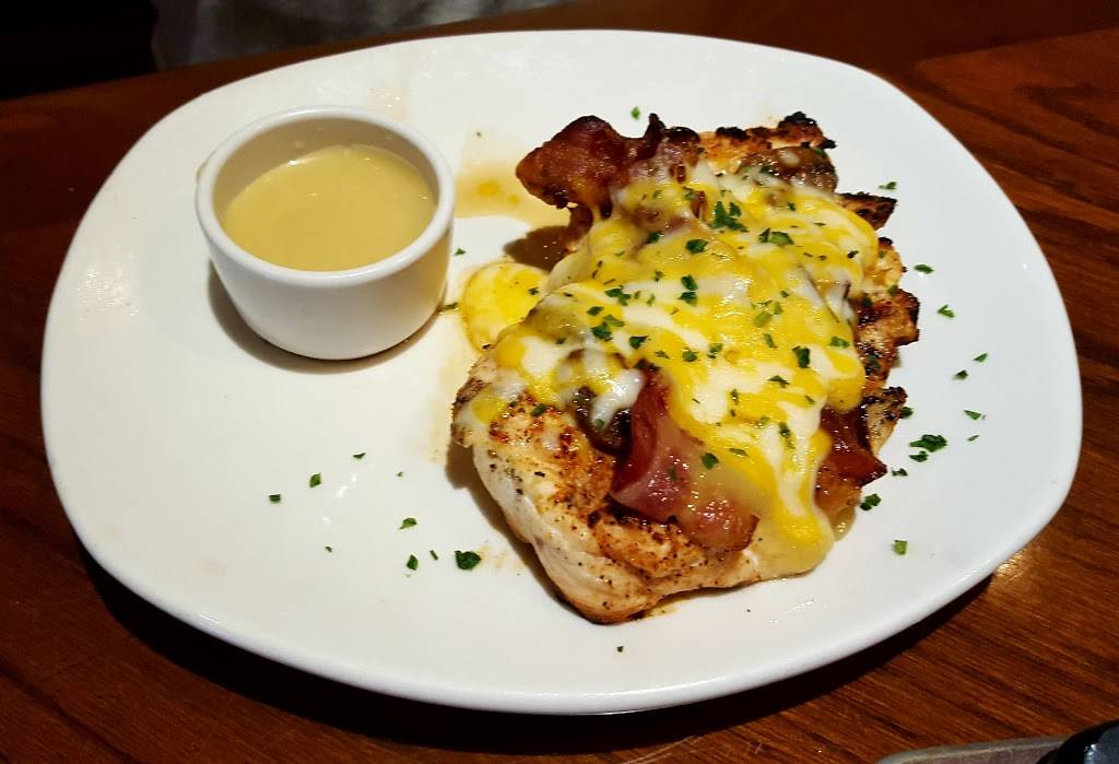 Outback Steakhouse | restaurant | 1625 E, FL-50, Clermont, FL 34711, USA | 3522430036 OR +1 352-243-0036