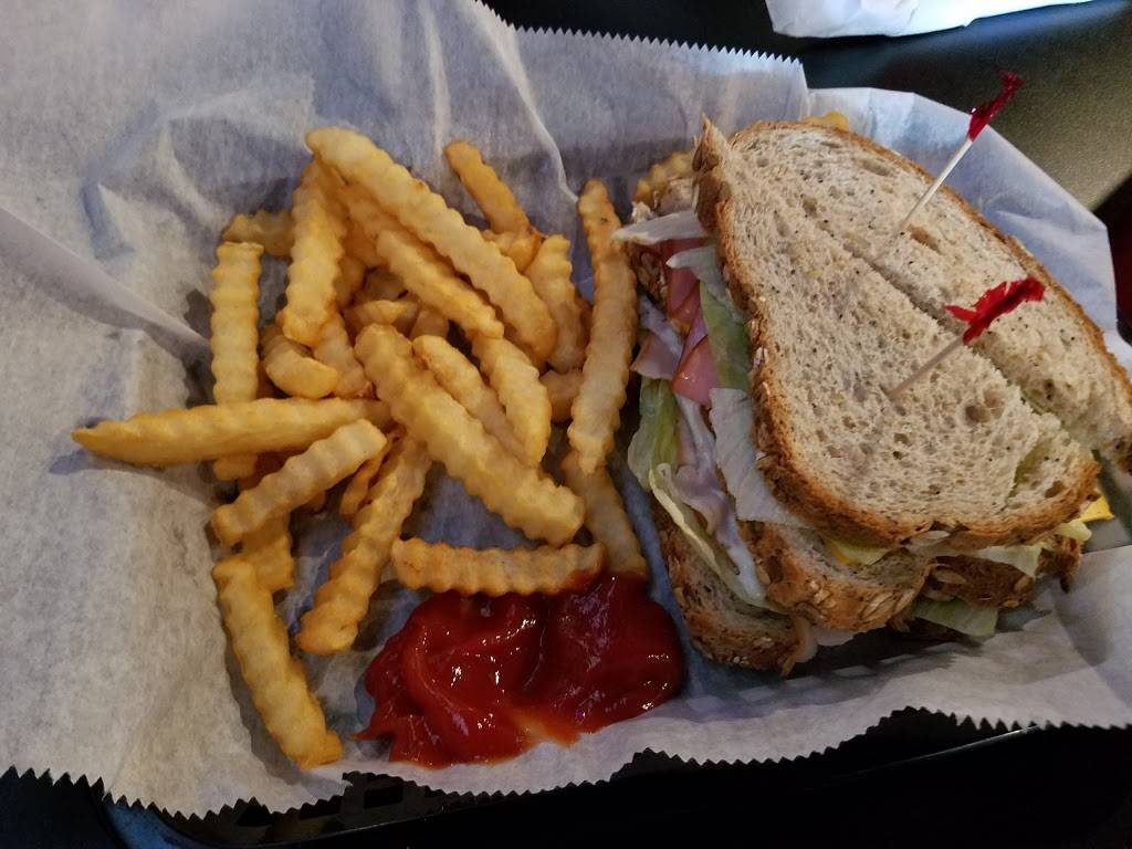 Mudville Grille | restaurant | 3105 Beach Blvd, Jacksonville, FL 32216, USA | 9043984326 OR +1 904-398-4326