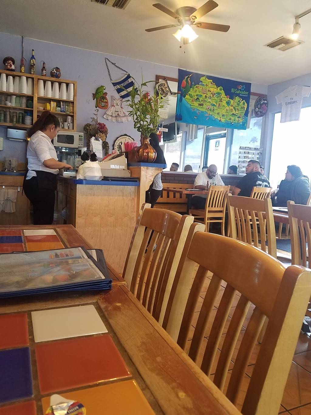 Los Cabos the Pupusa House#1 | restaurant | 700 E California Ave, Bakersfield, CA 93307, USA | 6613235600 OR +1 661-323-5600