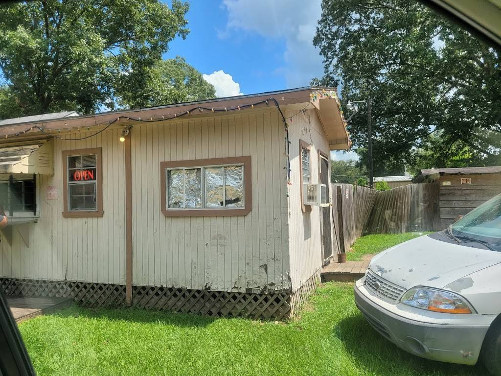 M & M Hot Tamales | restaurant | 138 Prentiss Hwy, Woodville, MS 39669, USA | 6018883738 OR +1 601-888-3738