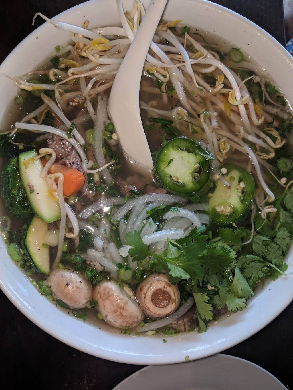 Island Pho | restaurant | 111 Longview Plaza Driveway, St Simons, GA 31522, USA | 9122684081 OR +1 912-268-4081