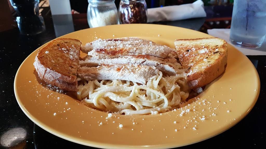 Windward Bar & Grille | restaurant | 282 Windward Passage, Clearwater, FL 33767, USA | 7274425900 OR +1 727-442-5900