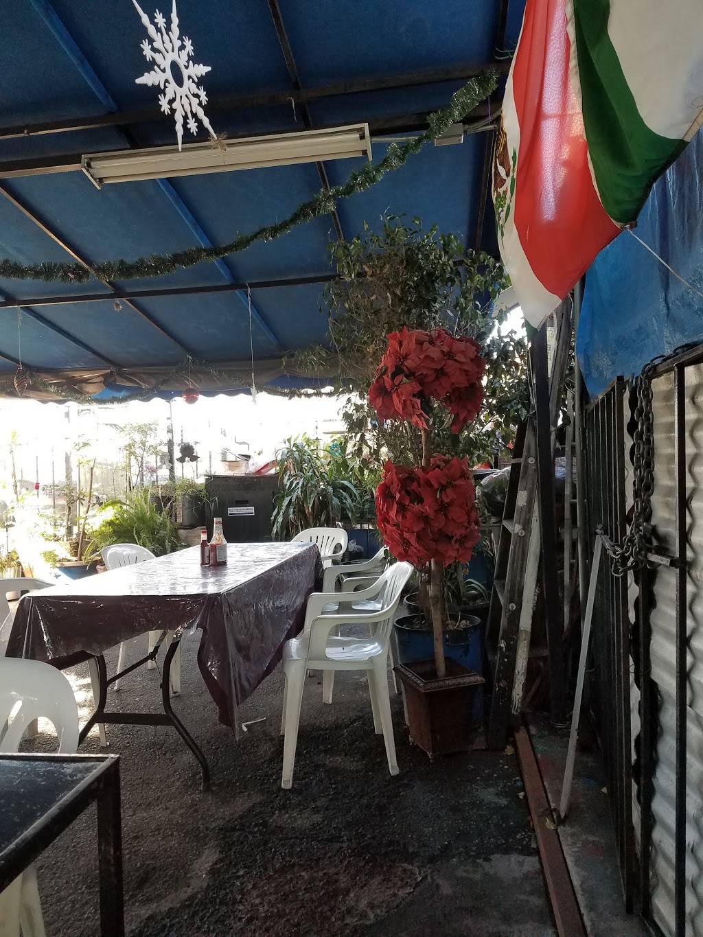 Mariscos El Pariente | restaurant | 11125 S Main St, Los Angeles, CA 90061, USA | 3232420993 OR +1 323-242-0993