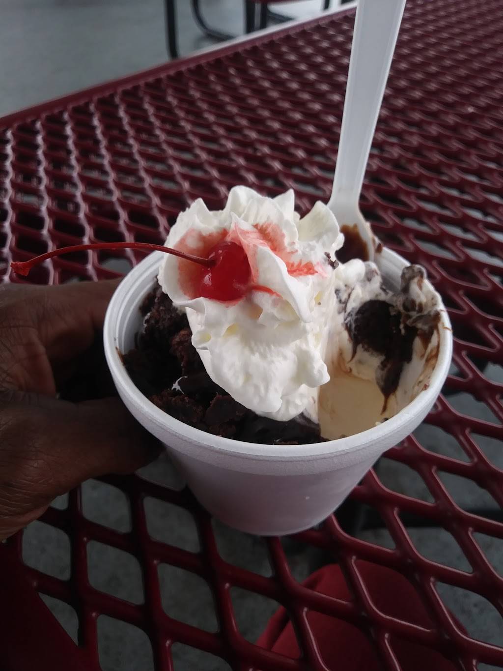 Ricks Frozen Custard | restaurant | 2829 Airline Blvd, Portsmouth, VA 23701, USA | 7574657681 OR +1 757-465-7681