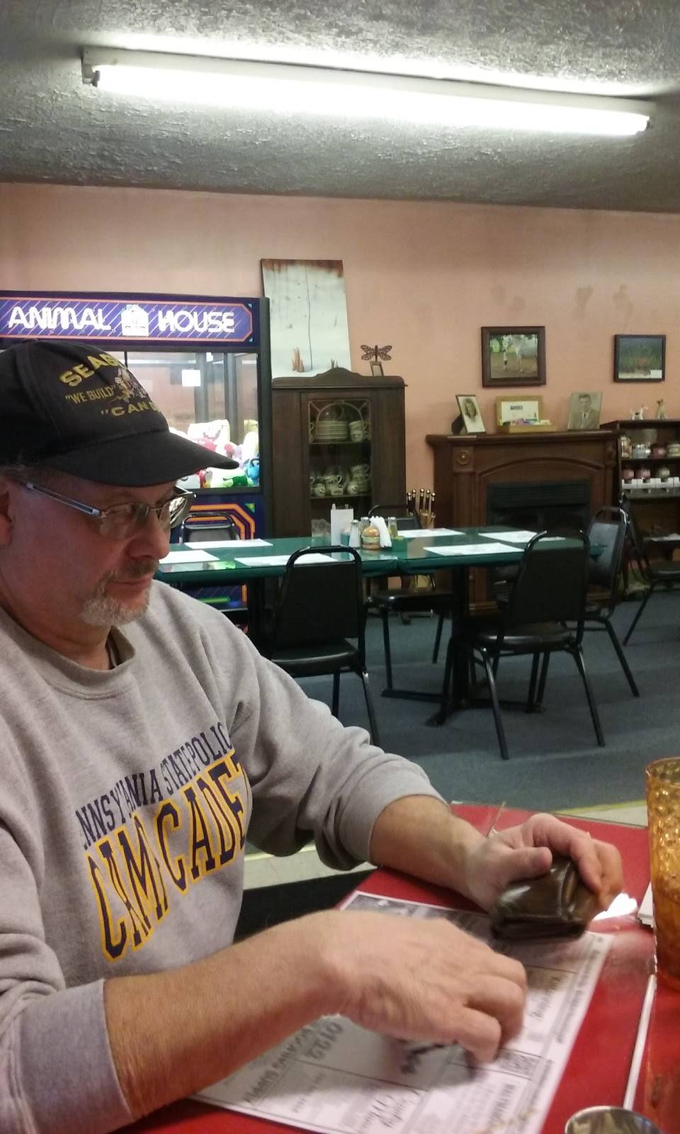 Mitzis Place | restaurant | 112 E Main St, Dayton, PA 16222, USA | 8142570122 OR +1 814-257-0122