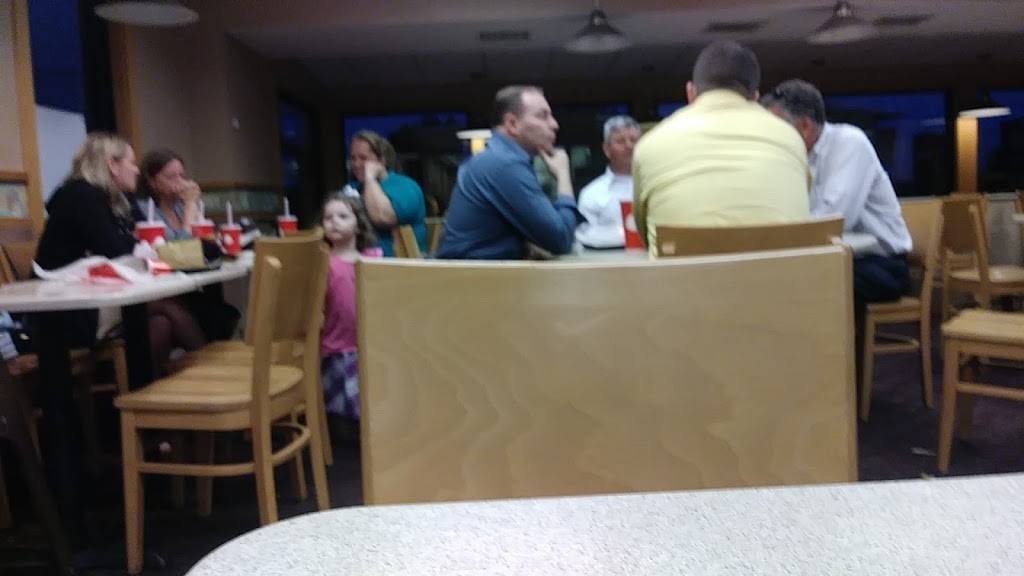 Wendys | restaurant | 946 N Main St, Nicholasville, KY 40356, USA | 8598871509 OR +1 859-887-1509