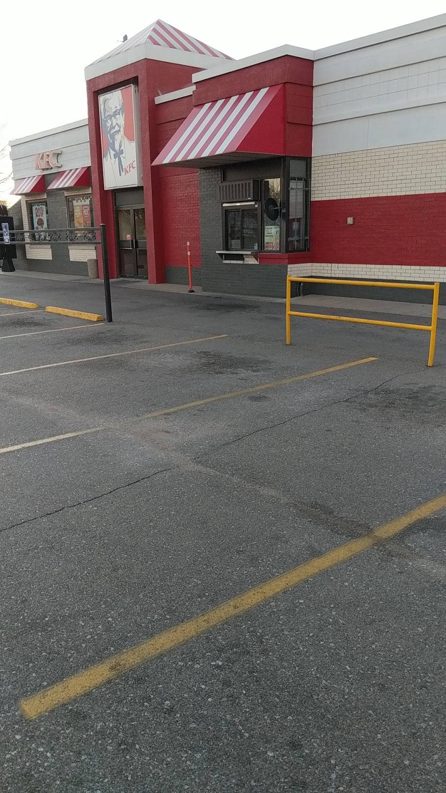 KFC | restaurant | 1804 N Webb Rd, Grand Island, NE 68803, USA | 3083811414 OR +1 308-381-1414