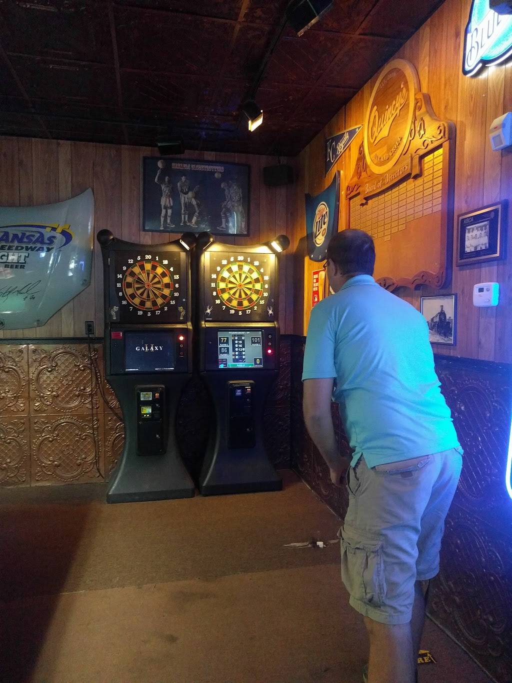 Quincys Bar & Grill | restaurant | 2047 N West St, Wichita, KS 67203, USA | 3169428200 OR +1 316-942-8200