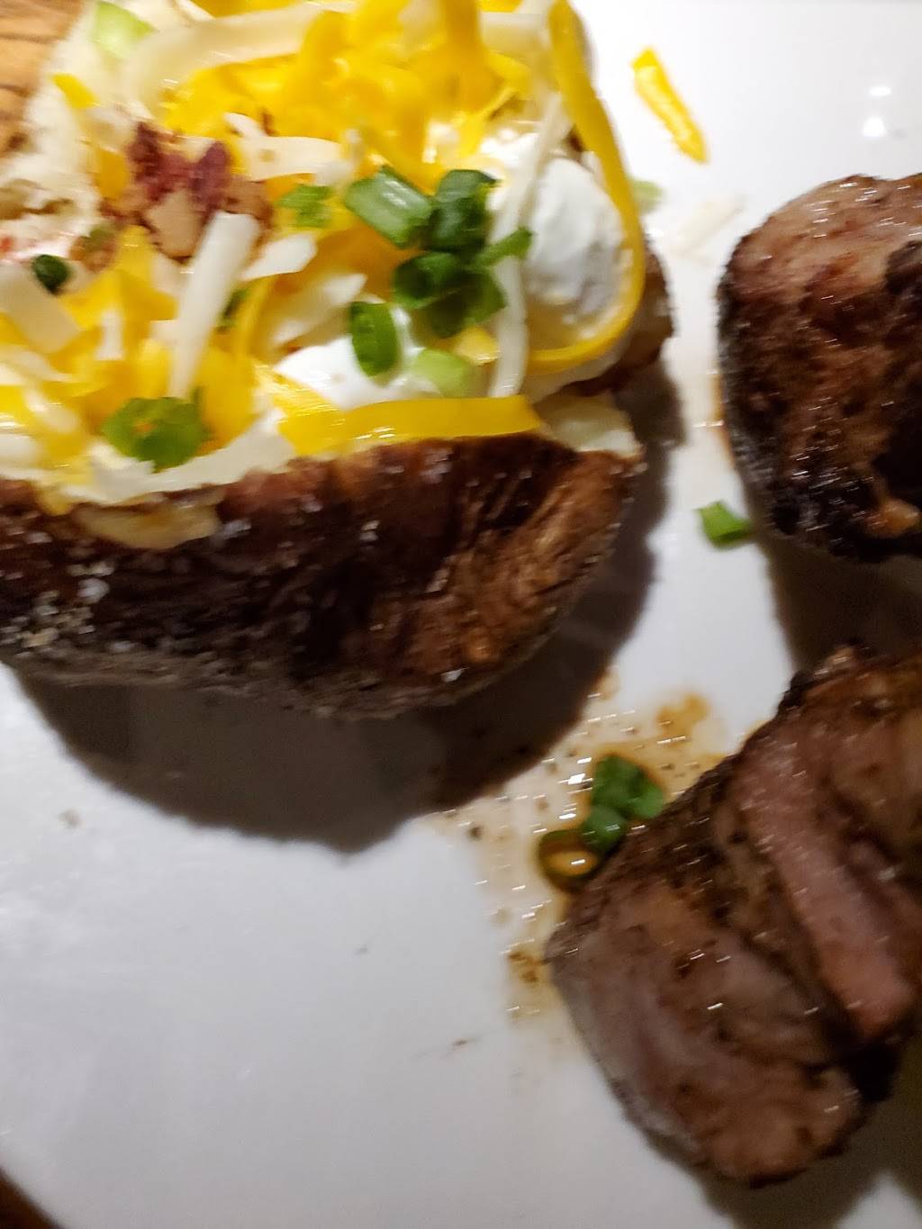 Outback Steakhouse | restaurant | 10400 Pines Blvd, Pembroke Pines, FL 33026, USA | 9549815300 OR +1 954-981-5300