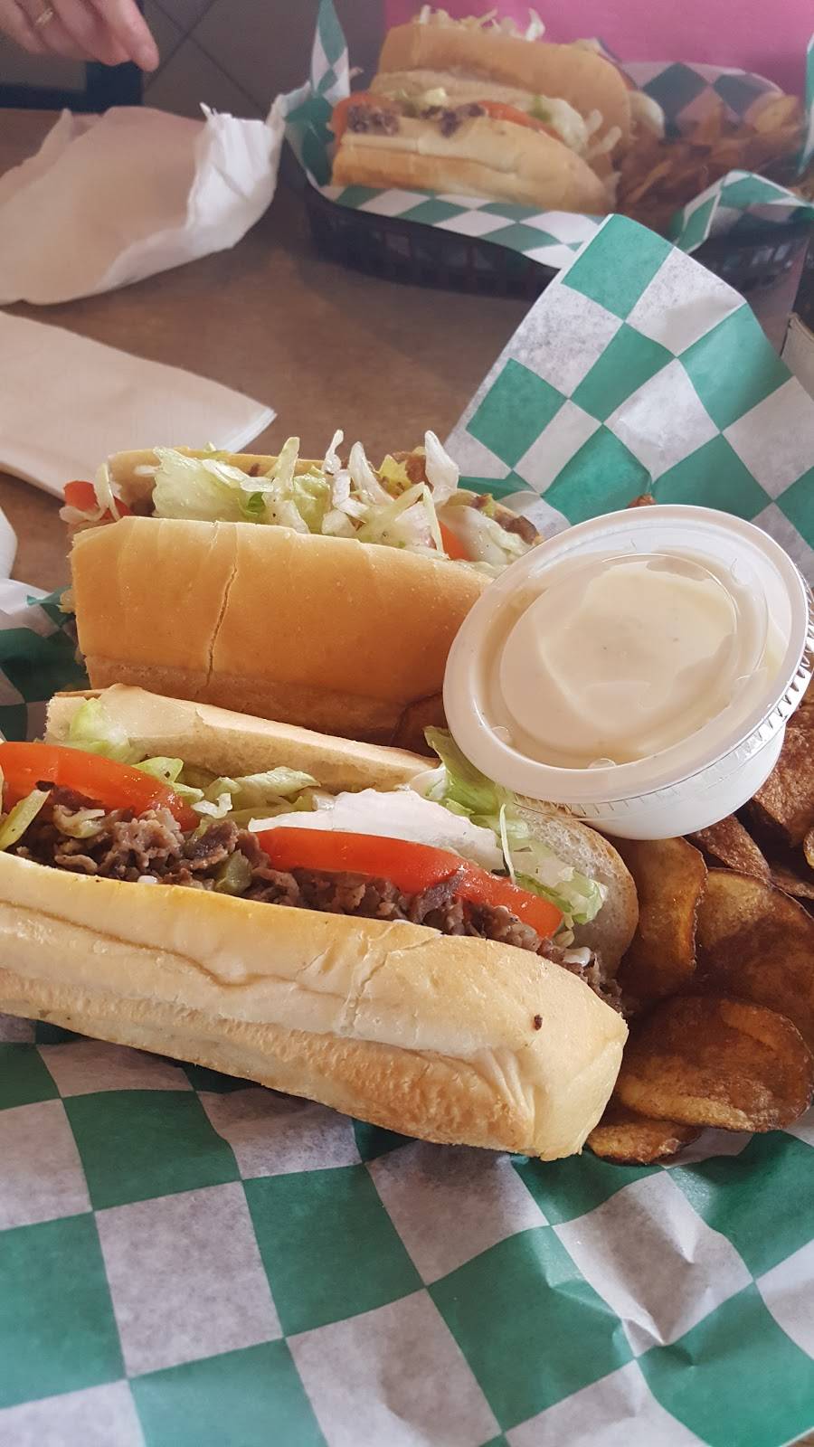 Pinos Italian Bistro and Pizzeria | restaurant | 3420 Boulevard, Colonial Heights, VA 23834, USA | 8045209005 OR +1 804-520-9005