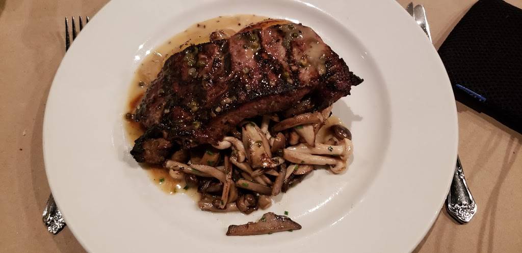 Heirloom Tavern | restaurant | 32 Railroad Ave, Glen Head, NY 11545, USA | 5166866633 OR +1 516-686-6633