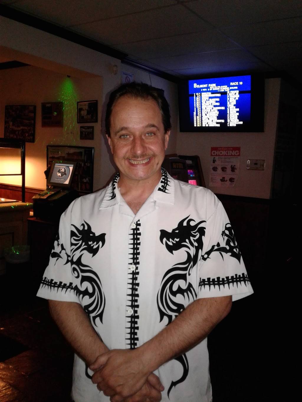 Farrells Tavern | restaurant | 284 Ronkonkoma Ave, Lake Ronkonkoma, NY 11779, USA | 6314679665 OR +1 631-467-9665