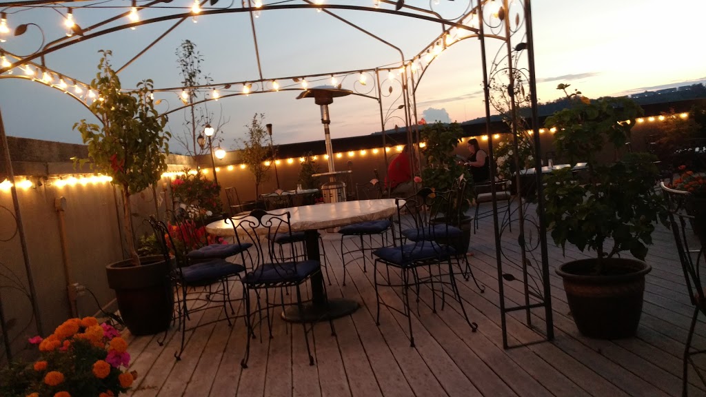 The Montmartre | restaurant | 5412, 127, High St, Morgantown, WV 26505, USA | 3042914222 OR +1 304-291-4222