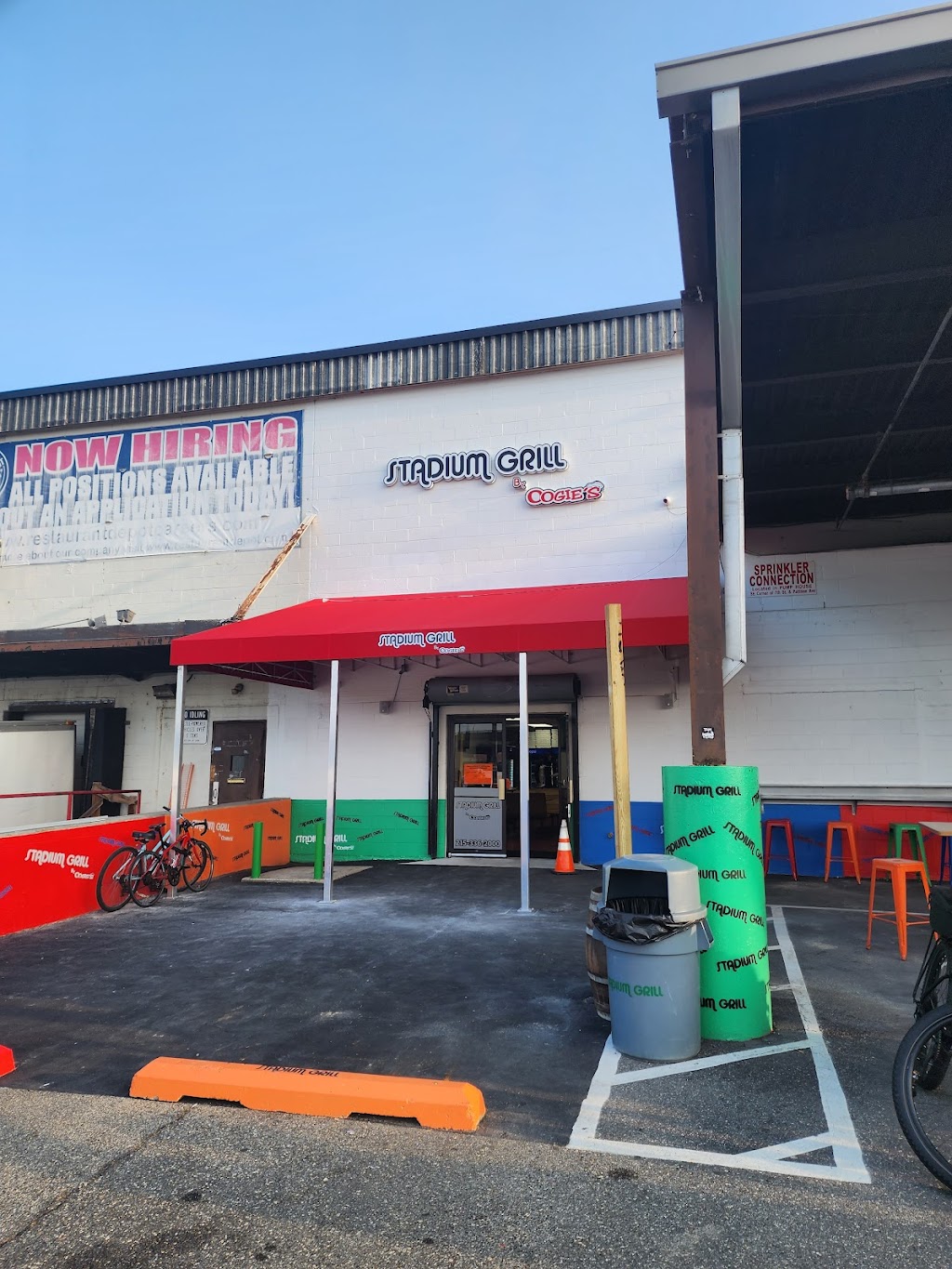 Stadium Grill by Oogies | restaurant | 3839 S Darien St, Philadelphia, PA 19148, USA | 2153362000 OR +1 215-336-2000