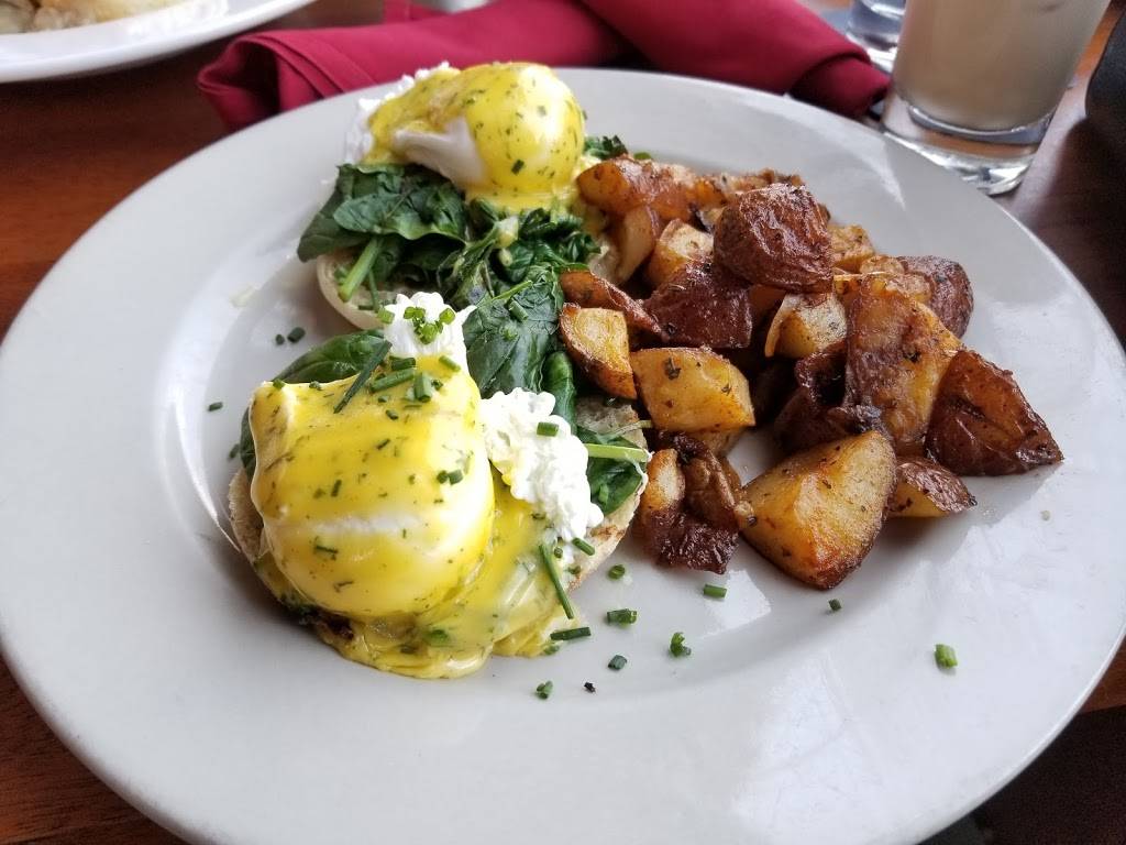 Harrys Bar & Grill | restaurant | 1430 Commonwealth Avenue #3715, Boston, MA 02135, USA | 6177389990 OR +1 617-738-9990