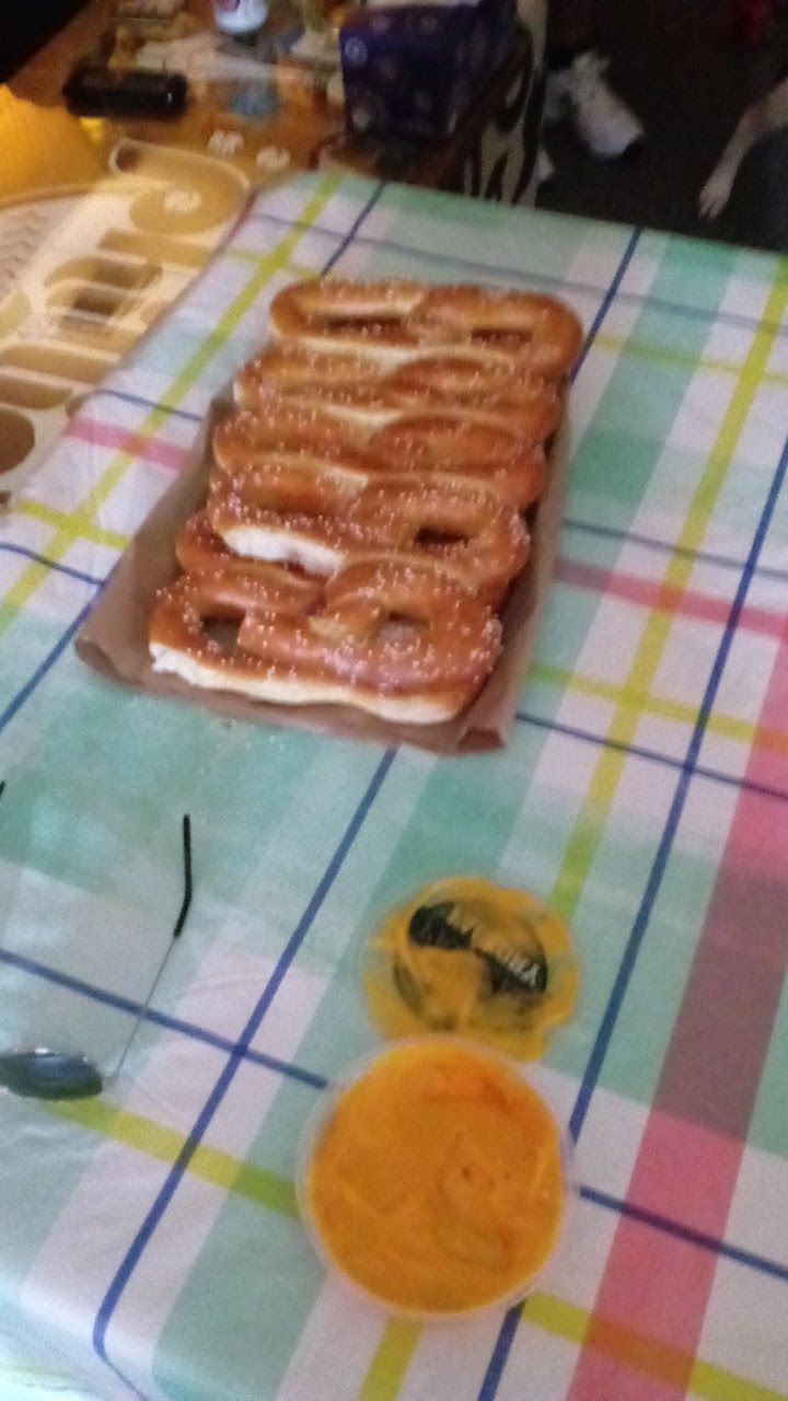 Philly Pretzel Factory | bakery | 1687 Grant Ave, Philadelphia, PA 19115, USA | 2156771537 OR +1 215-677-1537